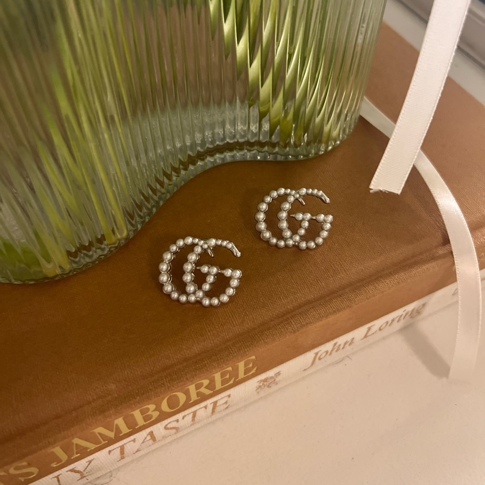 Gigi pearl earrings